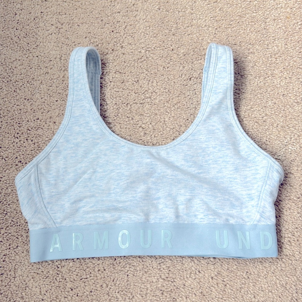 Under Armour Women's Baby Blue Fitted Sports Bra (Small)
